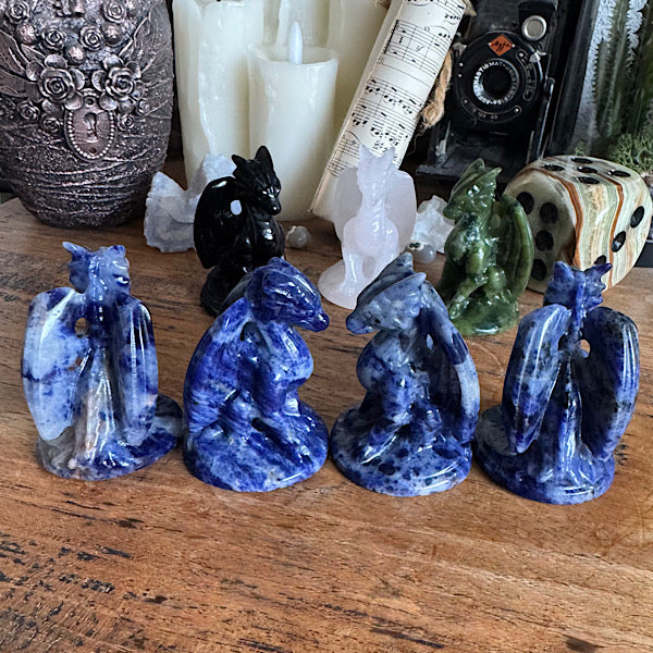 sodaliet draken beeldje gepolijst