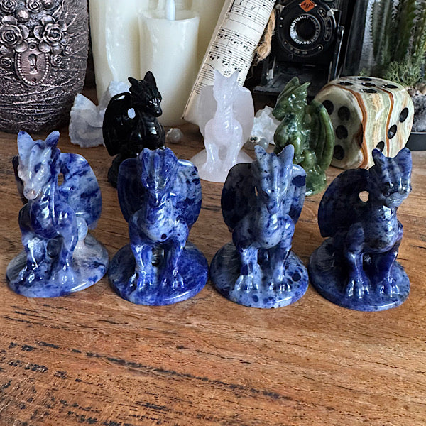 sodaliet draken beeldje gepolijst