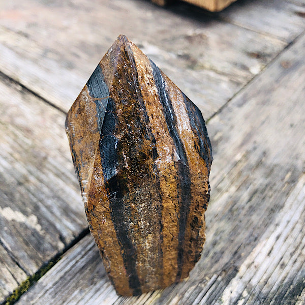 tijgerijzer ruw punt gepolijst generator obelisk nr2 mineralen tijgeroog valkenoog stierenoog