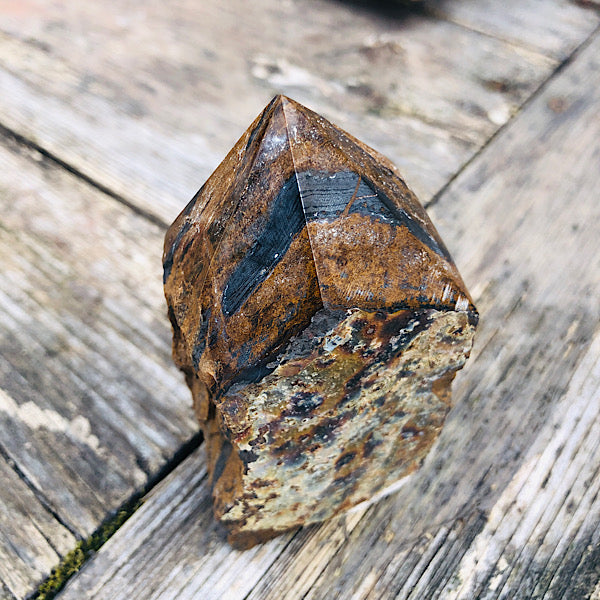 tijgerijzer ruw punt gepolijst generator obelisk nr2 mineralen tijgeroog valkenoog stierenoog