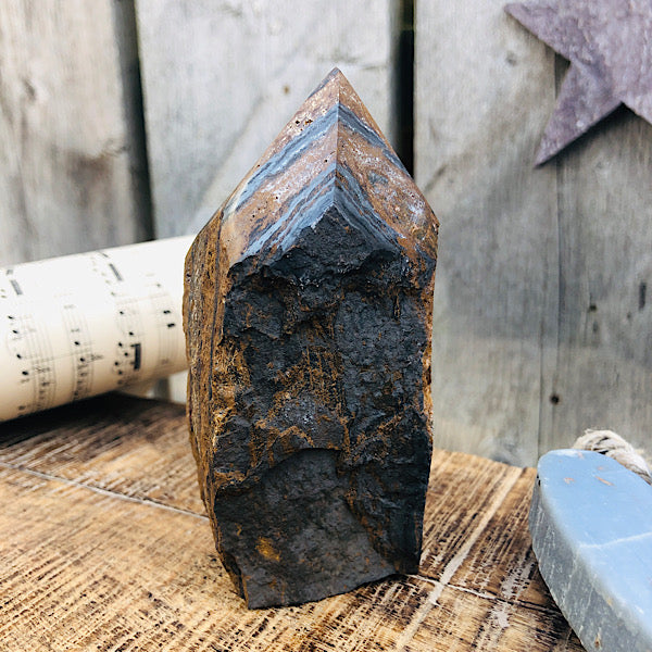 tijgerijzer ruw punt gepolijst generator obelisk nr2 mineralen tijgeroog valkenoog stierenoog