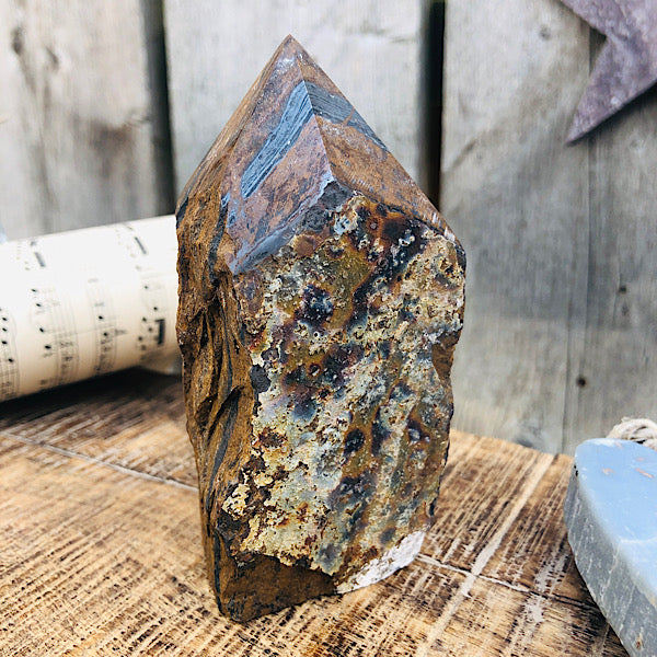 tijgerijzer ruw punt gepolijst generator obelisk nr2 mineralen tijgeroog valkenoog stierenoog