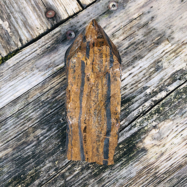 tijgerijzer ruw punt gepolijst generator obelisk nr2 mineralen tijgeroog valkenoog stierenoog