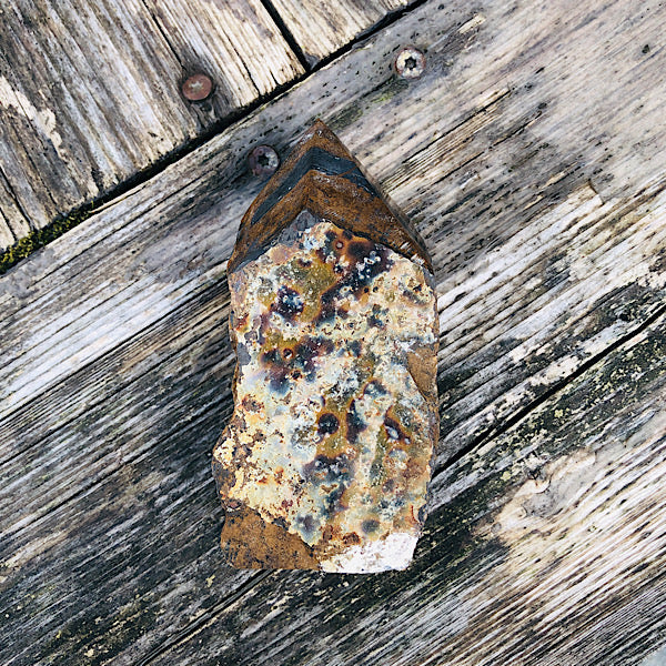 tijgerijzer ruw punt gepolijst generator obelisk nr2 mineralen tijgeroog valkenoog stierenoog