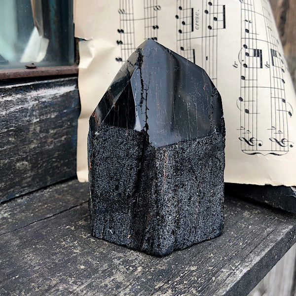 toermalijn schörl hematiet generator punt ruw gepolijst nr2 mineralen obelisk