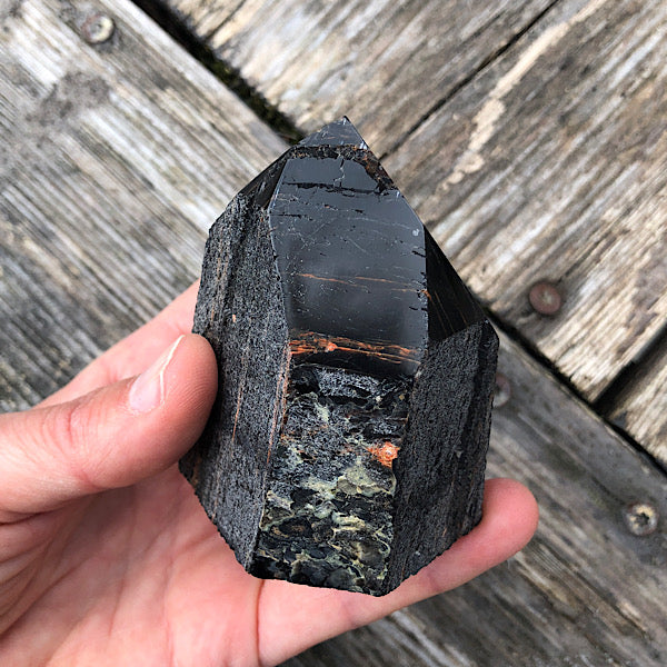 toermalijn schörl hematiet generator punt ruw gepolijst nr2 mineralen obelisk