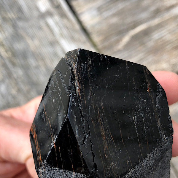 toermalijn schörl hematiet generator punt ruw gepolijst nr2 mineralen obelisk