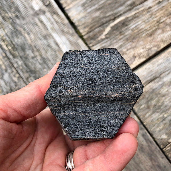 toermalijn schörl hematiet generator punt ruw gepolijst nr2 mineralen obelisk