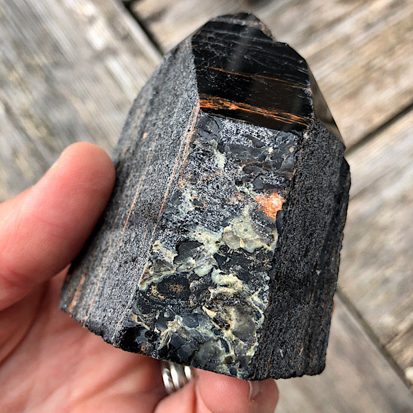 toermalijn schörl hematiet generator punt ruw gepolijst nr2 mineralen obelisk