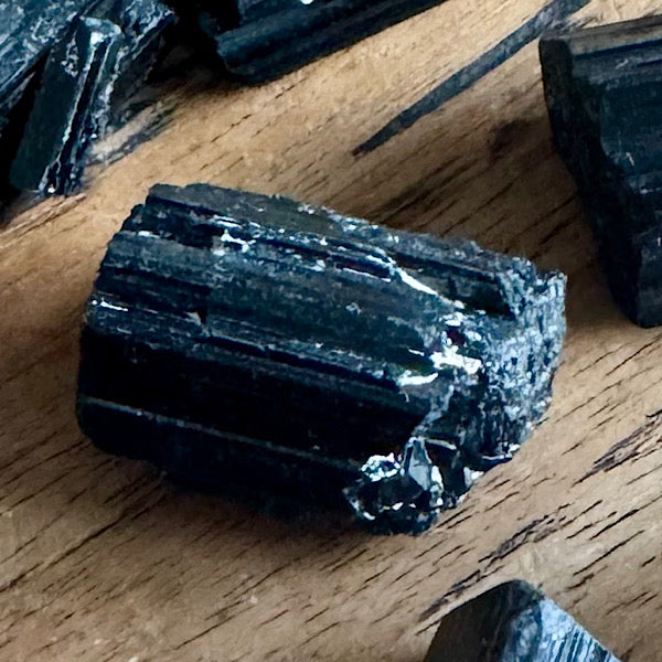 Gekristalliseerd Toermalijn of Schörl Zwart Klein