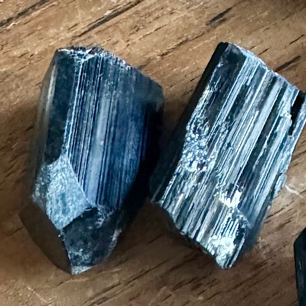 Gekristalliseerd Toermalijn of Schörl Zwart Klein