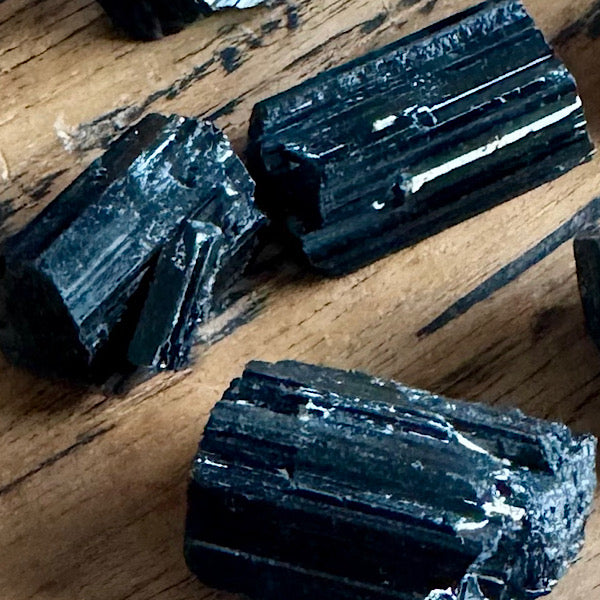 Gekristalliseerd Toermalijn of Schörl Zwart Klein