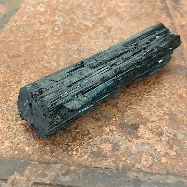 toermalijn zwart ruw schörl stuk energie electro smog