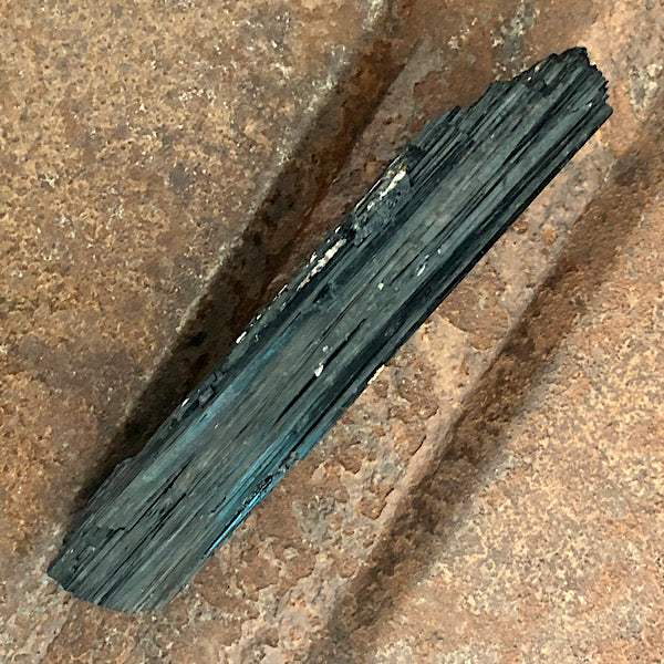 toermalijn zwart ruw schörl stuk energie electro smog