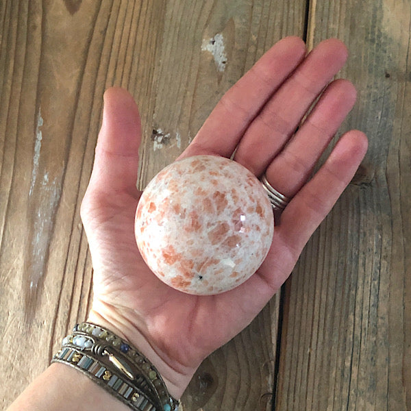 zonnesteen bol gepolijst mineralen